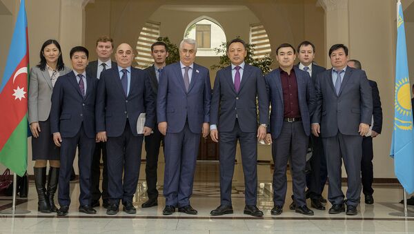 Двусторонняя встреча между представителями ЗАО Азербайджанские железные дороги и АО Казахстанские железные дороги - Sputnik Азербайджан
