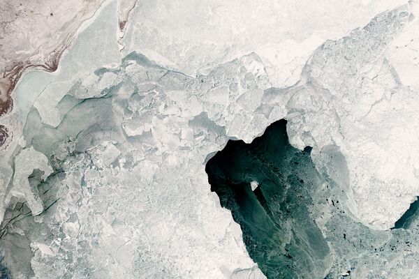 Разнообразие типов льда, которые могут образовываться в северной части Каспийского моря - Sputnik Азербайджан