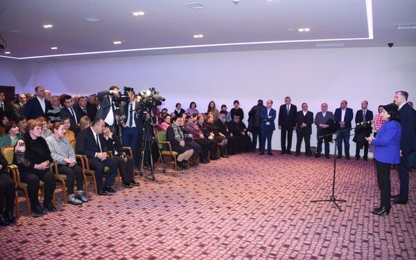 Президент Грузии Саломе Зурабишвили встретилась с грузинской общиной Гахского района - Sputnik Азербайджан