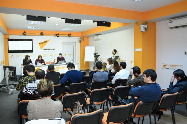 Очередной мастер-класс по онлайн-медиа для представителей азербайджанских СМИ в рамках образовательной программы SputnikPro  - Sputnik Азербайджан