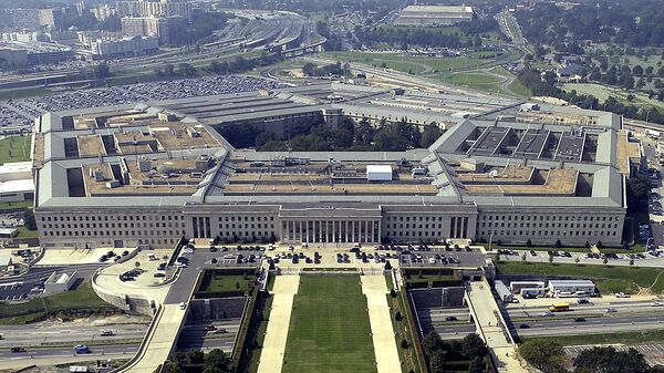 Вид с воздуха на речной вход в Пентагон в Вашингтоне, округ Колумбия - Sputnik Azərbaycan