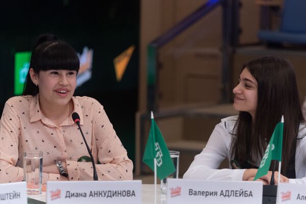 Пресс-конференция, посвященная старту третьего сезона международного вокального конкурса Ты супер! - Sputnik Азербайджан