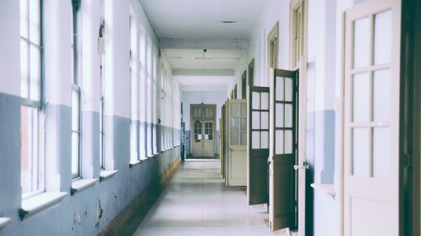 Школьный коридор, фото из архива - Sputnik Azərbaycan
