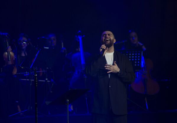 В Бакинском конгресс-центре в воскресенье, десятого марта прошел соло-концерт известного казахстанского рэпера, певца с азербайджанскими корнями Jah Khalib - Sputnik Азербайджан