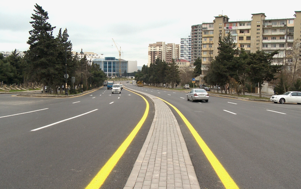 Реконструкция автомобильной дороги в Хатаинском районе Баку - Sputnik Азербайджан