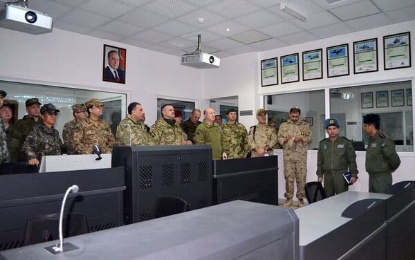 Военные атташе зарубежных стран, аккредитованные в Азербайджане, посетили воинскую часть ВВС - Sputnik Азербайджан