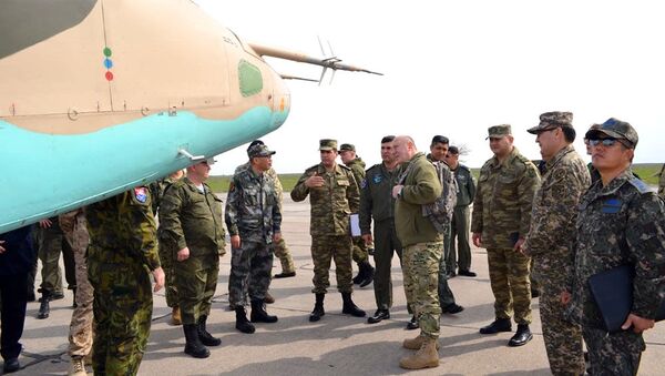 Военные атташе зарубежных стран, аккредитованные в Азербайджане, посетили воинскую часть ВВС - Sputnik Азербайджан