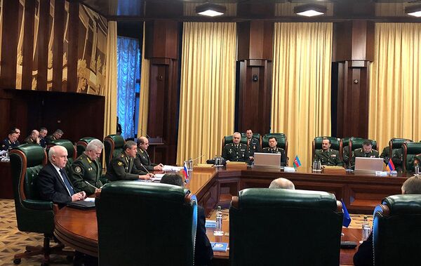 Наджмеддин Садыков обсудил в Москве вопросы безопасности стран СНГ Наджмеддин Садыков обсудил в Москве вопросы безопасности стран СНГ - Sputnik Азербайджан