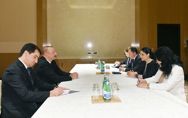 Состоялась встреча Президента Азербайджана Ильхама Алиева с заместителем премьер-министра Румынии Анной Бирчал - Sputnik Азербайджан