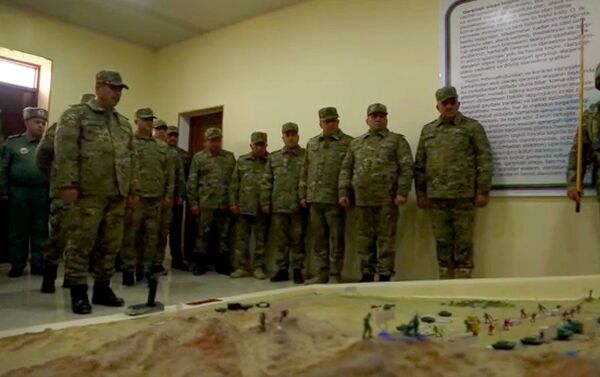 Азербайджанские военные открыли огонь по условному противнику - Sputnik Азербайджан