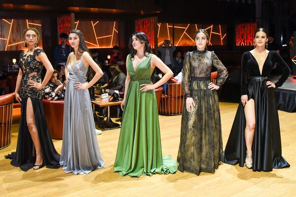 Участники национального конкурса моделей Miss&Mister Grand Azerbaijan - Sputnik Азербайджан