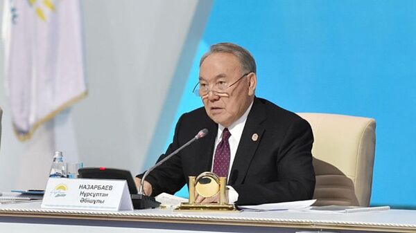 Нурсултан Назарбаев на съезде партии Нур Отан - Sputnik Azərbaycan