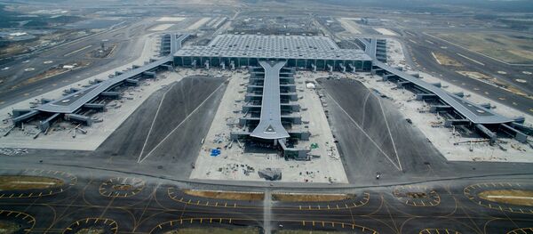 Istanbul Grand Airport, новое здание аэропорта в районе Арнавуткой на европейской стороне Стамбула Istanbul Grand Airport, новое здание аэропорта в районе Арнавуткой на европейской стороне Стамбула - Sputnik Азербайджан