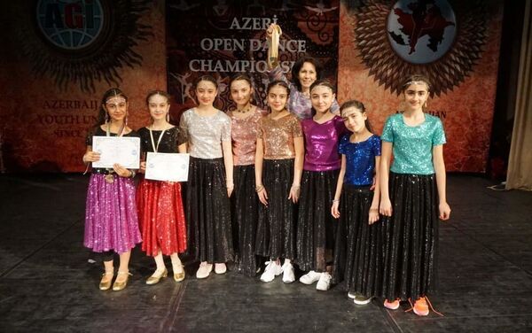 В зале Союза театральных деятелей Азербайджана прошел открытый чемпионат страны по танцам - Sputnik Азербайджан