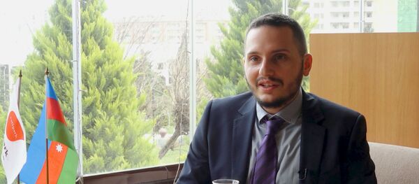 Могу жениться на мусульманке: гость из Греции делится впечатлениями о Баку Могу жениться на мусульманке: гость из Греции делится впечатлениями о Баку - Sputnik Азербайджан