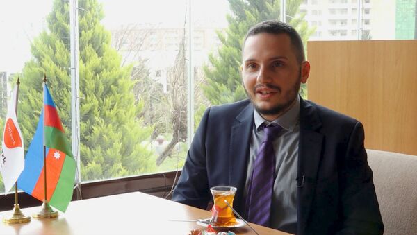 Могу жениться на мусульманке: гость из Греции делится впечатлениями о Баку - Sputnik Азербайджан