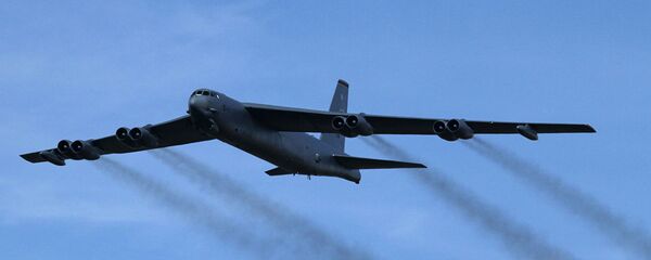 Бомбардировщик Boeing B-52H Stratofortress, фото из архива Бомбардировщик Boeing B-52H Stratofortress, фото из архива - Sputnik Азербайджан