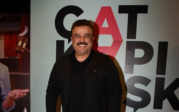 В Стамбуле прошел гала-вечер азербайджанского романтического фильма Çat Kapı Aşk - Sputnik Азербайджан