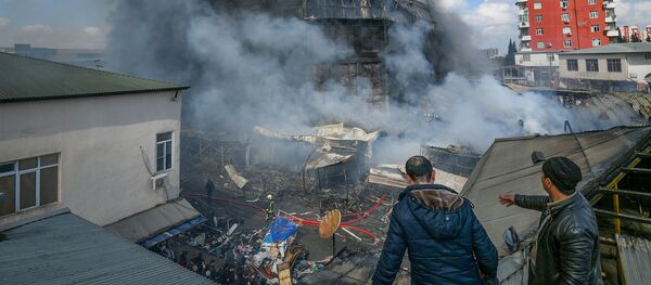 Пожар в торговом центре Диглас Пожар в торговом центре Диглас - Sputnik Азербайджан