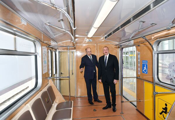 В вагоне поезда - Sputnik Азербайджан
