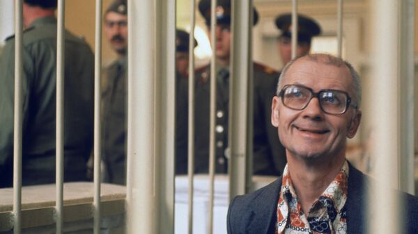 Во время суда над одним из самых известных советских серийных убийц Андреем Романовичем Чикатило - Sputnik Азербайджан