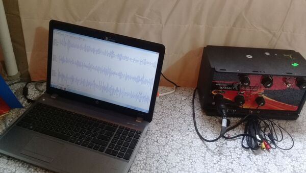 Устройства используемые для изучения и измерения параметров землетрясений - Sputnik Азербайджан