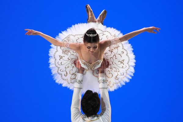 Артисты балета на IV Всероссийском конкурсе молодых исполнителей Русский балет в Москве - Sputnik Азербайджан