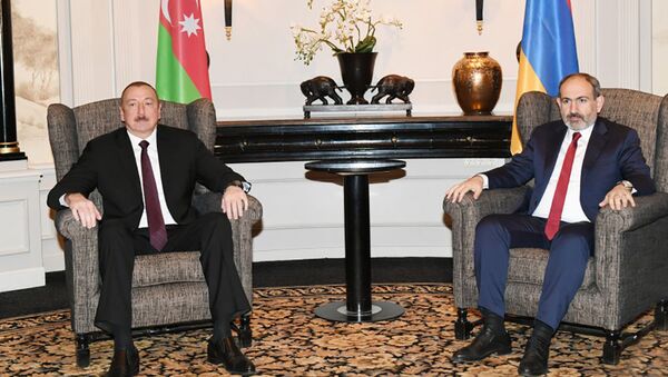 Встреча президента Азербайджана Ильхама Алиева и премьер-министра Армении Никола Пашиняна - Sputnik Азербайджан