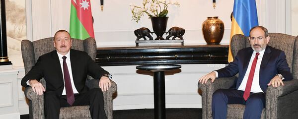 Встреча президента Азербайджана Ильхама Алиева и премьер-министра Армении Никола Пашиняна Встреча президента Азербайджана Ильхама Алиева и премьер-министра Армении Никола Пашиняна - Sputnik Азербайджан