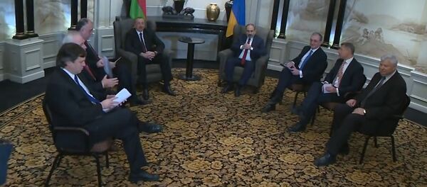 Видео: первая официальная встреча руководителей Азербайджана и Армении - Sputnik Азербайджан