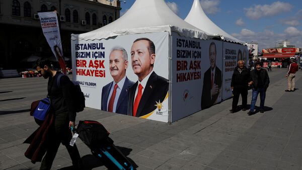 İstanbul bələdiyyəsinə seçkilər çadırı - Sputnik Azərbaycan