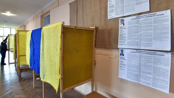 Подготовка избирательных участков к выборам президента Украины - Sputnik Азербайджан