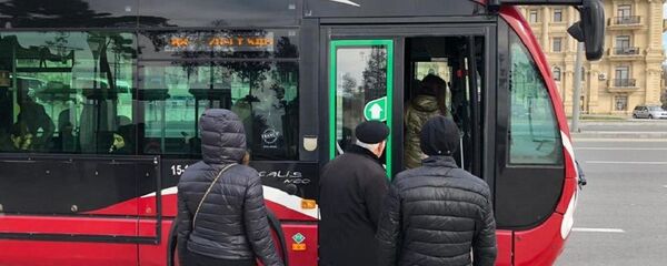 88 nömrəli müntəzəm marşrut xətti üzrə BakuBus MMC-yə məxsus müasir və komfortlu avtobuslar 88 nömrəli müntəzəm marşrut xətti üzrə BakuBus MMC-yə məxsus müasir və komfortlu avtobuslar - Sputnik Азербайджан