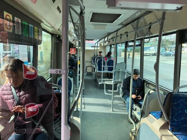 На популярном маршруте в Баку заработали новые автобусы На популярном маршруте в Баку заработали новые автобусы - Sputnik Азербайджан