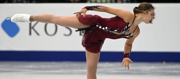 Екатерина Рябова (Азербайджан) выступает в произвольной программе женского одиночного катания на чемпионате Европы по фигурному катанию в Минске Екатерина Рябова (Азербайджан) выступает в произвольной программе женского одиночного катания на чемпионате Европы по фигурному катанию в Минске - Sputnik Азербайджан