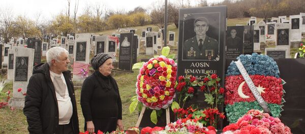 Şəhid Aqşin Abdullayevin qəbiri - Sputnik Азербайджан
