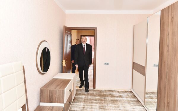 В поселке Кюрдаханы Баку состоялось открытие нового жилого комплекса для семей вынужденных переселенцев - Sputnik Азербайджан