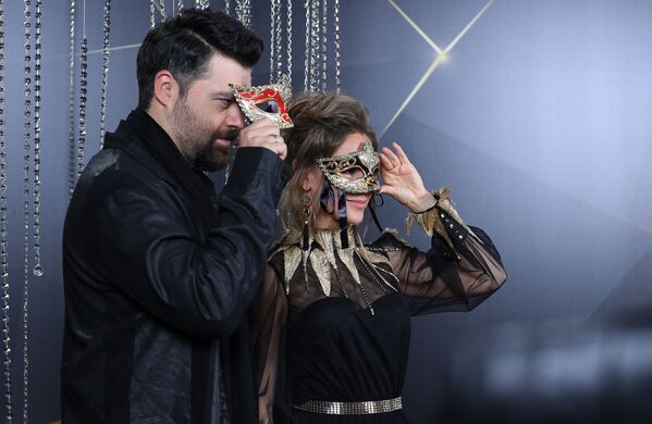 Певица Юлия Ковальчук и ее муж, певец Алексей Чумаков на музыкальной премии Жара Music Awards - Sputnik Азербайджан