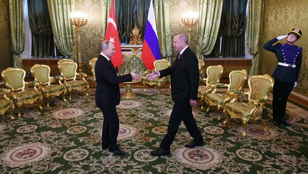 Президент РФ Владимир Путин и президент Турции Реджеп Тайип Эрдоган (справа) во время встречи - Sputnik Азербайджан