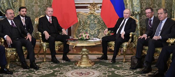 Президент РФ Владимир Путин и президент Турции Реджеп Тайип Эрдоган во время встречи Президент РФ Владимир Путин и президент Турции Реджеп Тайип Эрдоган во время встречи - Sputnik Азербайджан