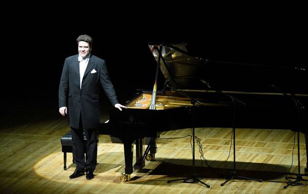 Во Дворце Гейдара Алиева состоялся концерт известного пианиста Дениса Мацуева - Sputnik Азербайджан