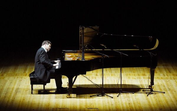 Во Дворце Гейдара Алиева состоялся концерт известного пианиста Дениса Мацуева - Sputnik Азербайджан