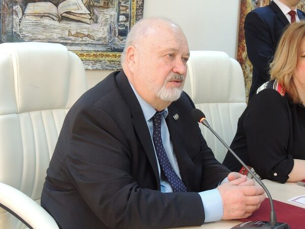 Ректор ВГИКа: будем готовить плов киноискусства вместе с азербайджанцами Ректор ВГИКа: будем готовить плов киноискусства вместе с азербайджанцами - Sputnik Азербайджан