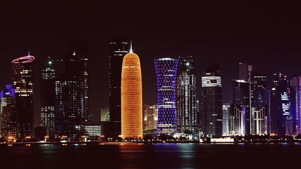 Вид на небоскребы Дохи с набережной - Sputnik Азербайджан