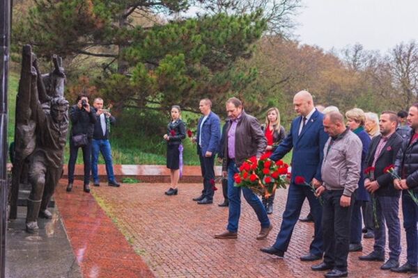 В Симферополе почтили память азербайджанских воинов-освободителей - фото В Симферополе почтили память азербайджанских воинов-освободителей - фото - Sputnik Азербайджан