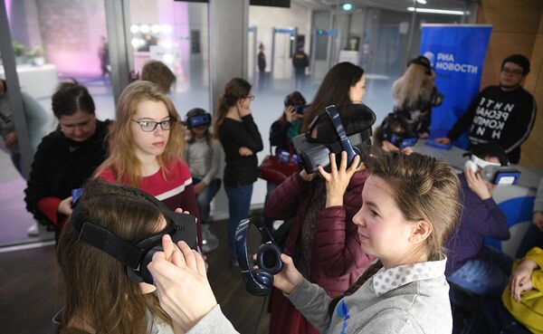 РИА Новости презентовало в Зарядье VR-проект о встрече Гагарина в Москве РИА Новости презентовало в Зарядье VR-проект о встрече Гагарина в Москве - Sputnik Азербайджан