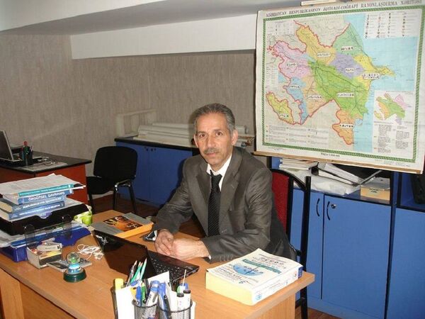 Azərbaycan Dövlət İqtisad Universitetinin (UNEC) dosenti Qadir Bayramlı Azərbaycan Dövlət İqtisad Universitetinin (UNEC) dosenti Qadir Bayramlı - Sputnik Azərbaycan