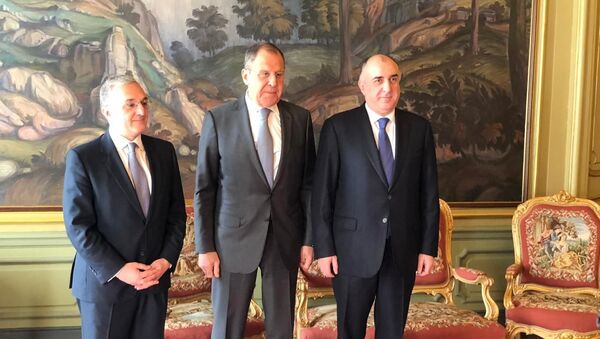 В Москве началась встреча министров иностранных дел Азербайджана и Армении Эльмара Мамедъярова и Зограба Мнацаканяна - Sputnik Азербайджан