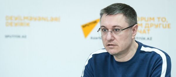 Известный журналист и спортивный комментатор, исполнительный директор МИА Россия сегодня Василий Конов - Sputnik Азербайджан