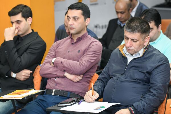 Мастер-класс о продуктивном освещении крупных спортивных событий в рамках образовательного проекта SputnikPro для представителей СМИ - Sputnik Азербайджан
